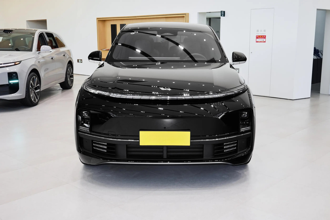 Electric Cars Li Auto Extended Range Electric SUV L9 Pro Version Black Color 6 Seats 3105mm Wheelbase