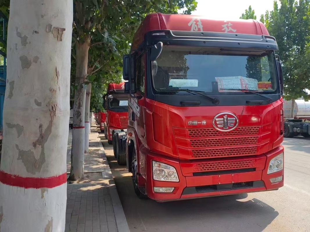 Used Tractor Truck Head FAW Jiefang Trailer Truck JH6 Model Low Mileage 2020 Year Fuel Efficient Engine