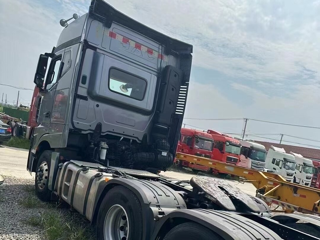 Used Heavy Duty Tractor Head Trucks For JAC K7 Automatic ZF Transmission 540hp With Sleeper 6*4