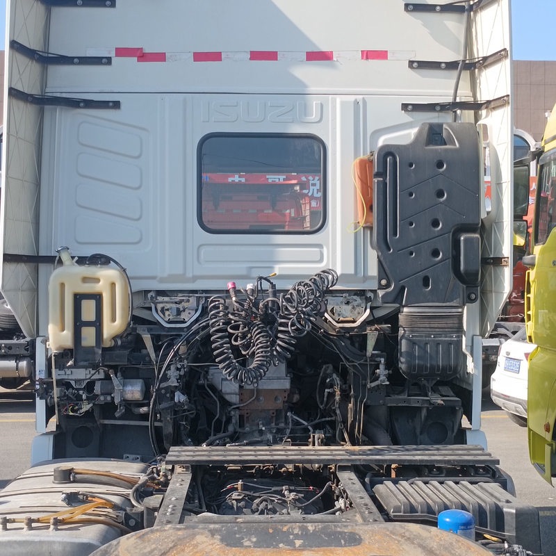 Used Semi Trailer Head Tractor Truck Isuzu 460hp Trailer Truck 6×4 Drive Model 2020 Year High Transport