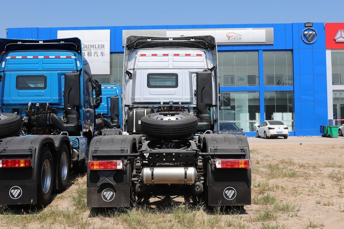 Used Tractor Head Commins Engine 6x4 Tractor Unit Foton Auman Silver Euro 6 Emission Long Haul Transport