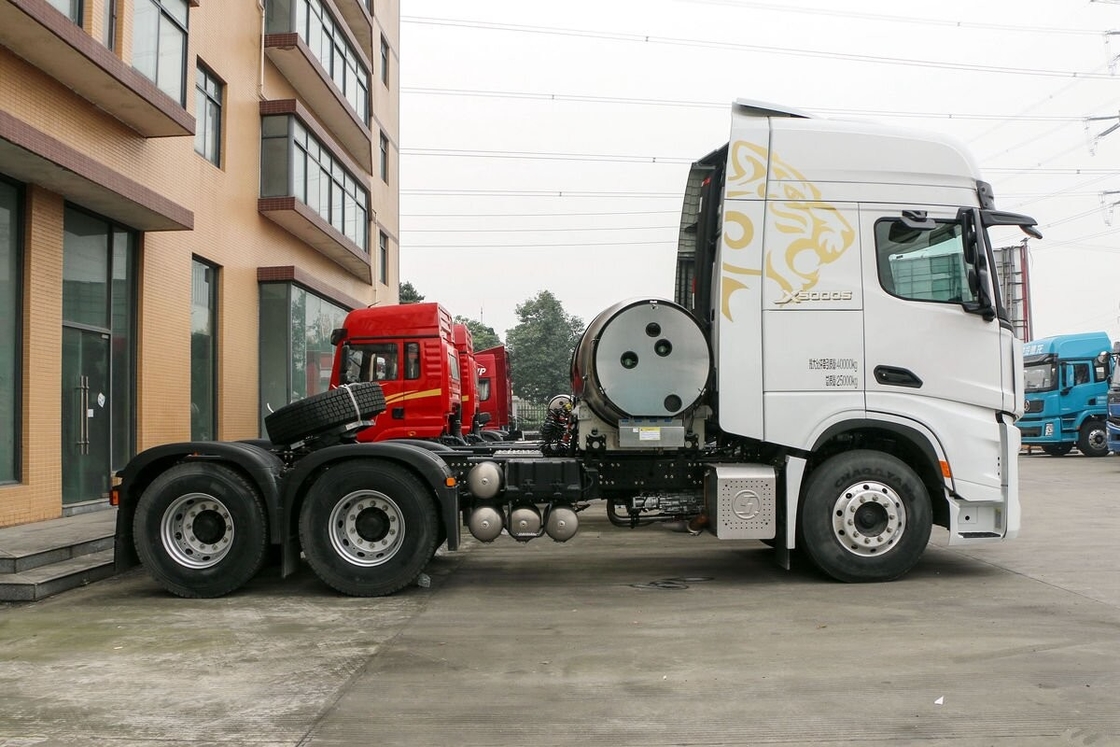 Used Tractor Truck For Sale Shacman X5000S 6*4 Drive Mode  560hp High Effective Engine LNG Head Horse