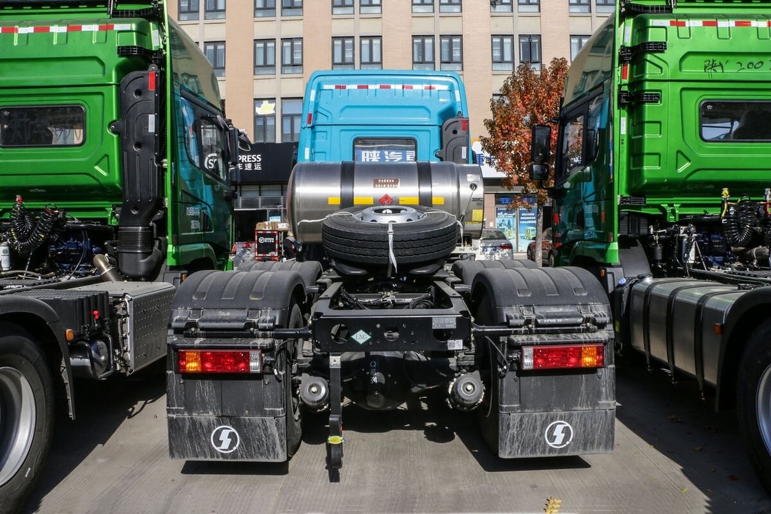 Used Tractor Truck Head For Sale Shacman X3000 6*4 Drive Mode  480hp Cheapest Tractor Truck For Sale FOB China