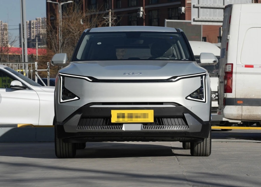 New Kia 2025 Year 2 WD Electric Car Durable Powerful Ideal Car For Middle East Market