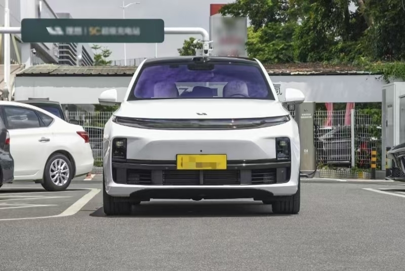 New Li Auto SUV 2025 Year 4WD Extended Range Car Durable Powerful Ideal Car With Customized Color