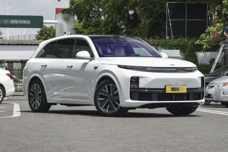 New Li Auto SUV 2025 Year 4WD Extended Range Car Durable Powerful Ideal Car With Customized Color