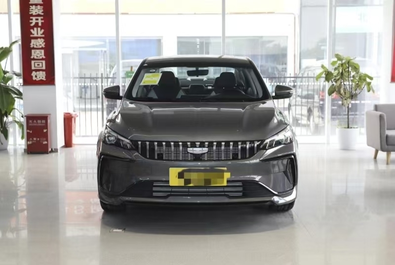 New Geely 2024 Year 2WD Gasoline Car Durable Powerful Ideal Car With Customized Color