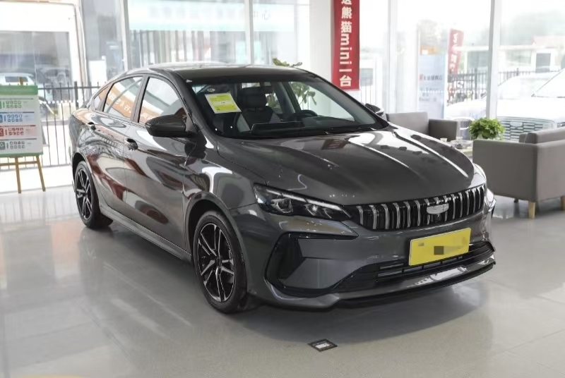 New Geely 2024 Year 2WD Gasoline Car Durable Powerful Ideal Car With Customized Color