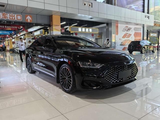 Affordable BYD Han DM 2024 DM-i Honor Edition 121km Premium Edition Edition Family Suv And Reliable Budget Suv For Export