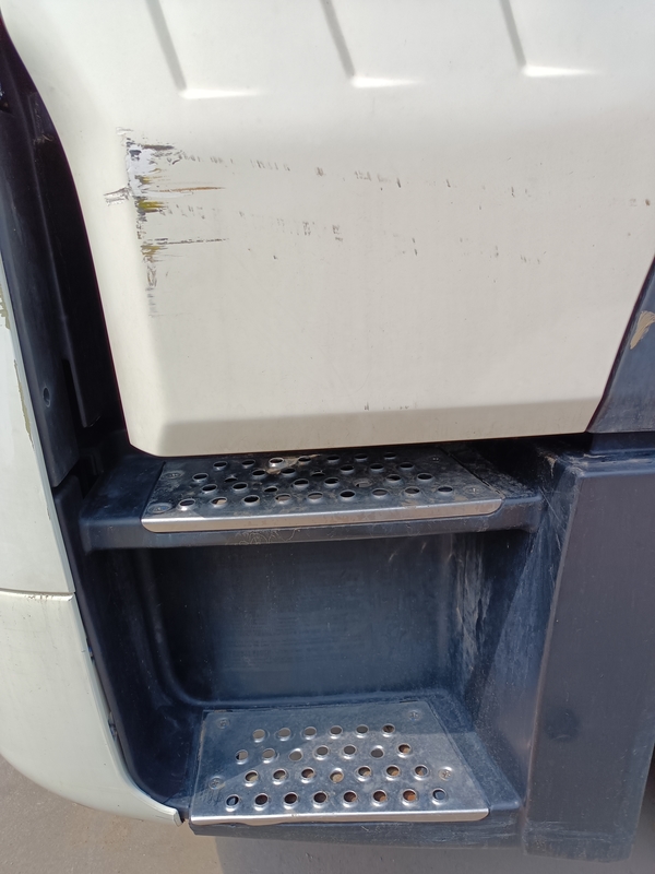Used Tractor Truck Head For Sale HOWO T7H 6*4 Drive Mode  440hp  Best Chinese Tractor Truck Brands