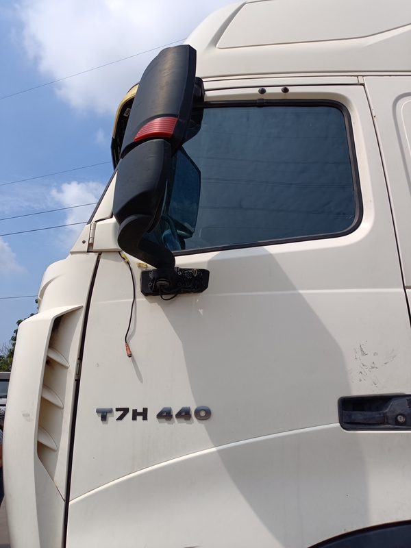 Used Tractor Truck Head For Sale HOWO T7H 6*4 Drive Mode  440hp  Best Chinese Tractor Truck Brands