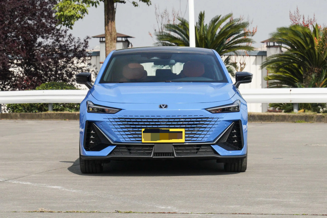 Affordable New Changan UNI-V 2025 Third Generation 1.5T 500Bar Premium Sports Edition  For Export for Family use