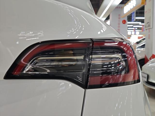 Affordable Used Tesla Model Y SUV 2022 facelift rear-wheel drive version for family use