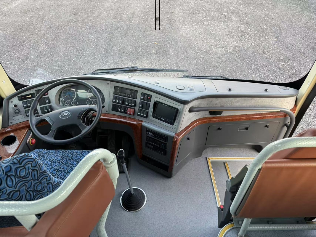 ZK6119 Yutong Used Passenger Bus 2022 51-Seater One Door Left-Hand Drive Luxury Bus