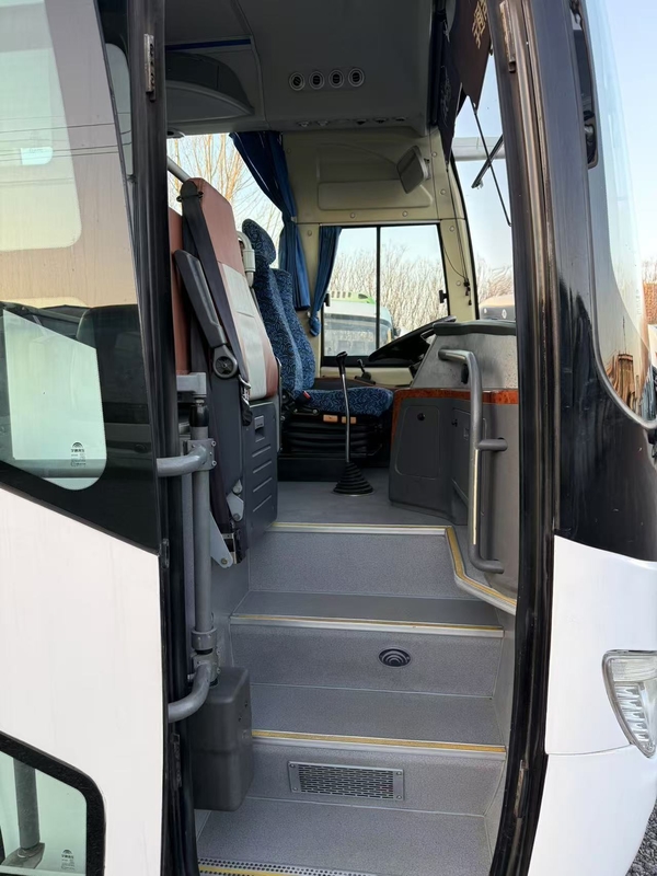 ZK6119 Yutong Used Passenger Bus 2022 51-Seater One Door Left-Hand Drive Luxury Bus