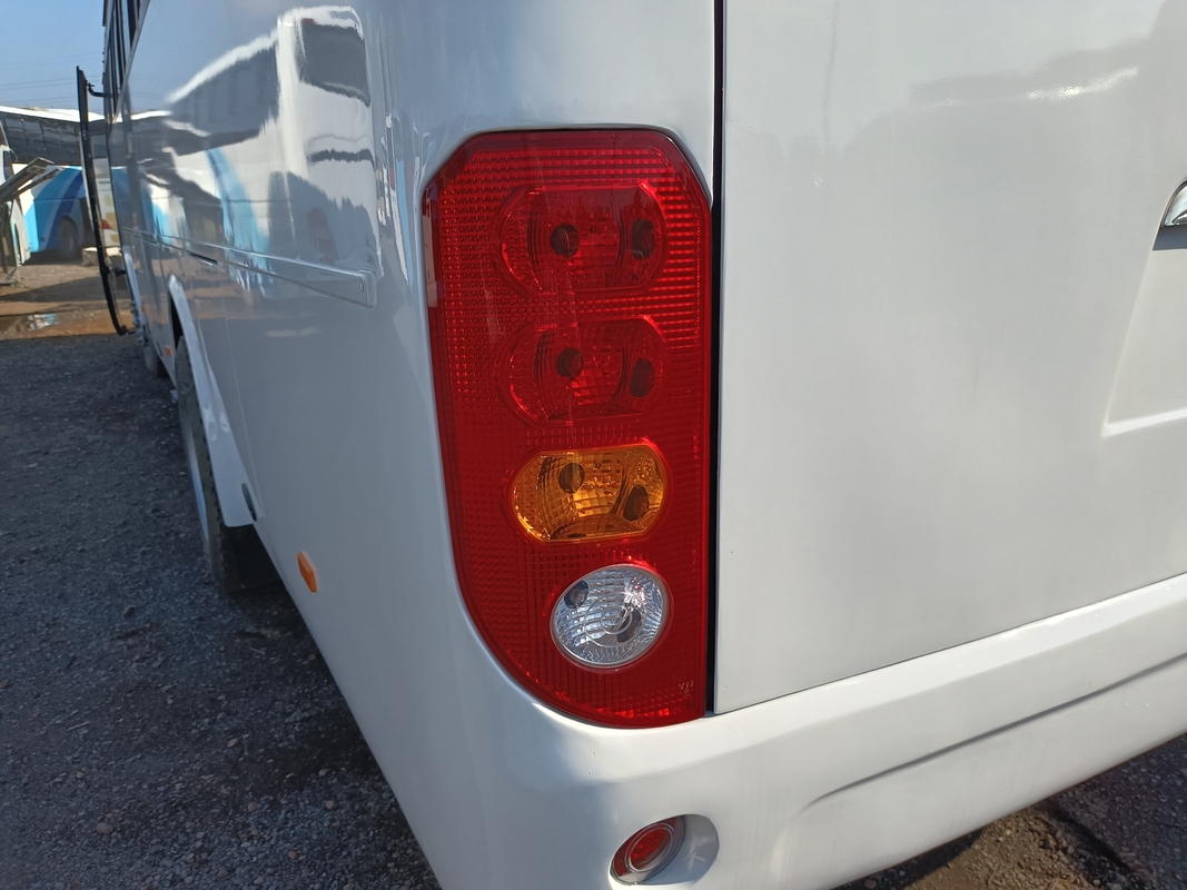 ZK6102D Yutong Used Passenger Bus 2020 57-Seater 2+3 Layout One Door Right-Hand Drive Luxury Bus