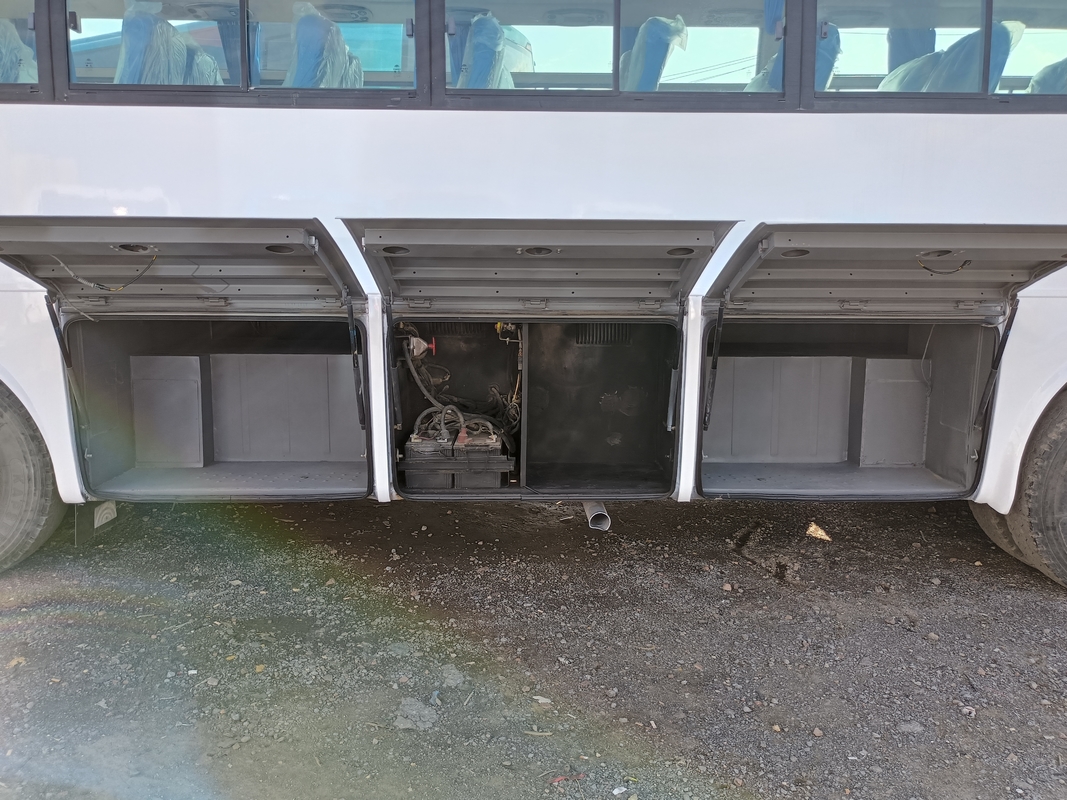 ZK6102D Yutong Used Passenger Bus 2020 57-Seater 2+3 Layout One Door Right-Hand Drive Luxury Bus