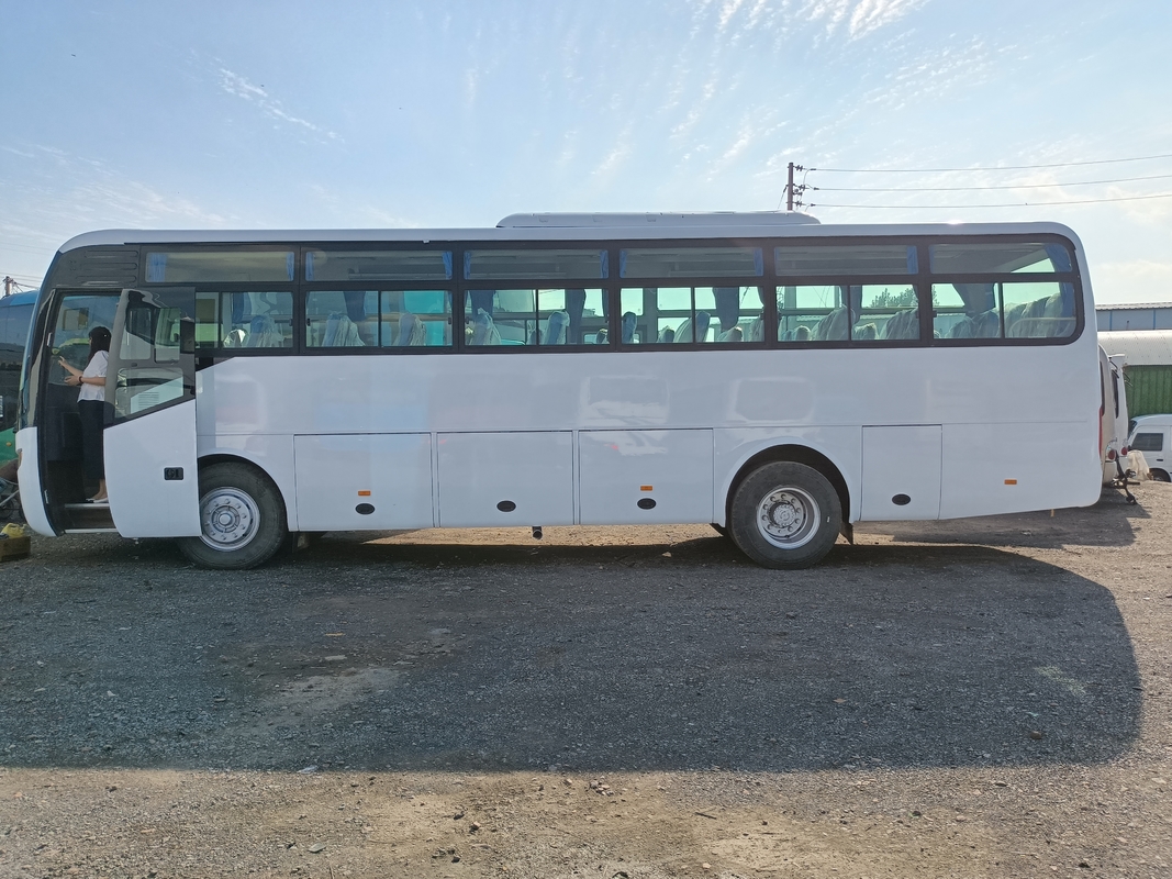 ZK6102D Yutong Used Passenger Bus 2020 57-Seater 2+3 Layout One Door Right-Hand Drive Luxury Bus