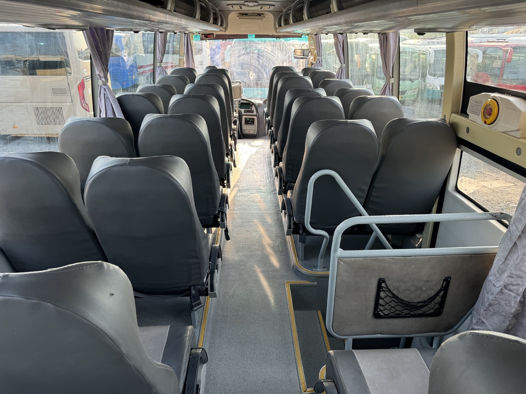 ZK6110 Yutong Used Passenger Bus 2020 56-Seater 2+3 Layout Two Door Left-Hand Drive Luxury Bus