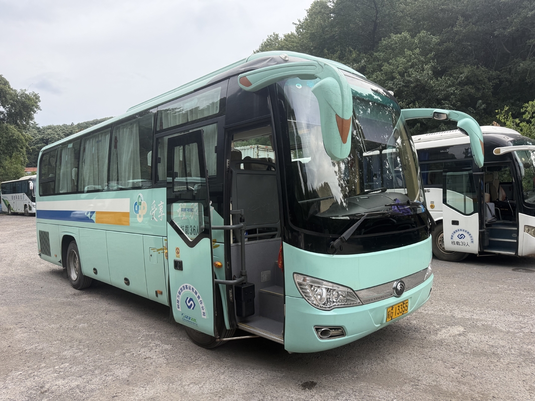 53 Seats 2023 Year Used Yutong Bus ZK6906 Diesel Engine RHD LHD Driver Steering No Accident