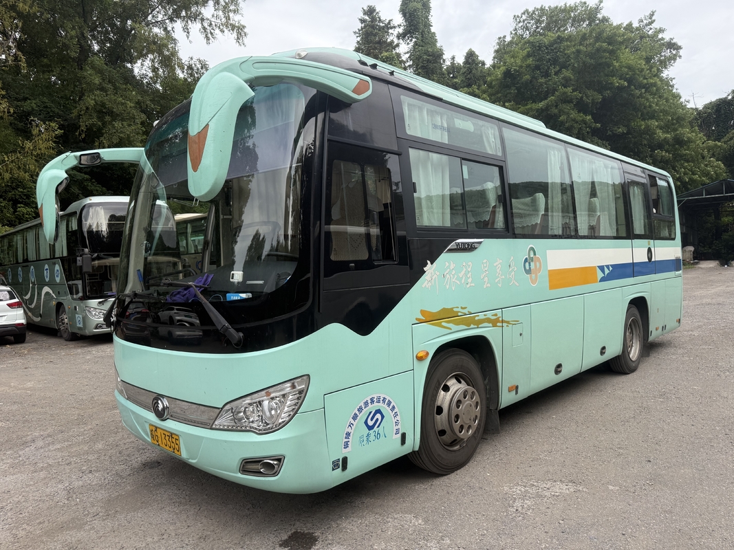 53 Seats 2023 Year Used Yutong Bus ZK6906 Diesel Engine RHD LHD Driver Steering No Accident