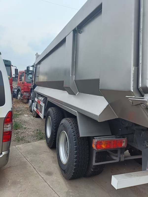 Sinotruck Howo Dumper Truck 8x4 400 12 Wheeler 40 Ton Tipper Truck Dump Truck