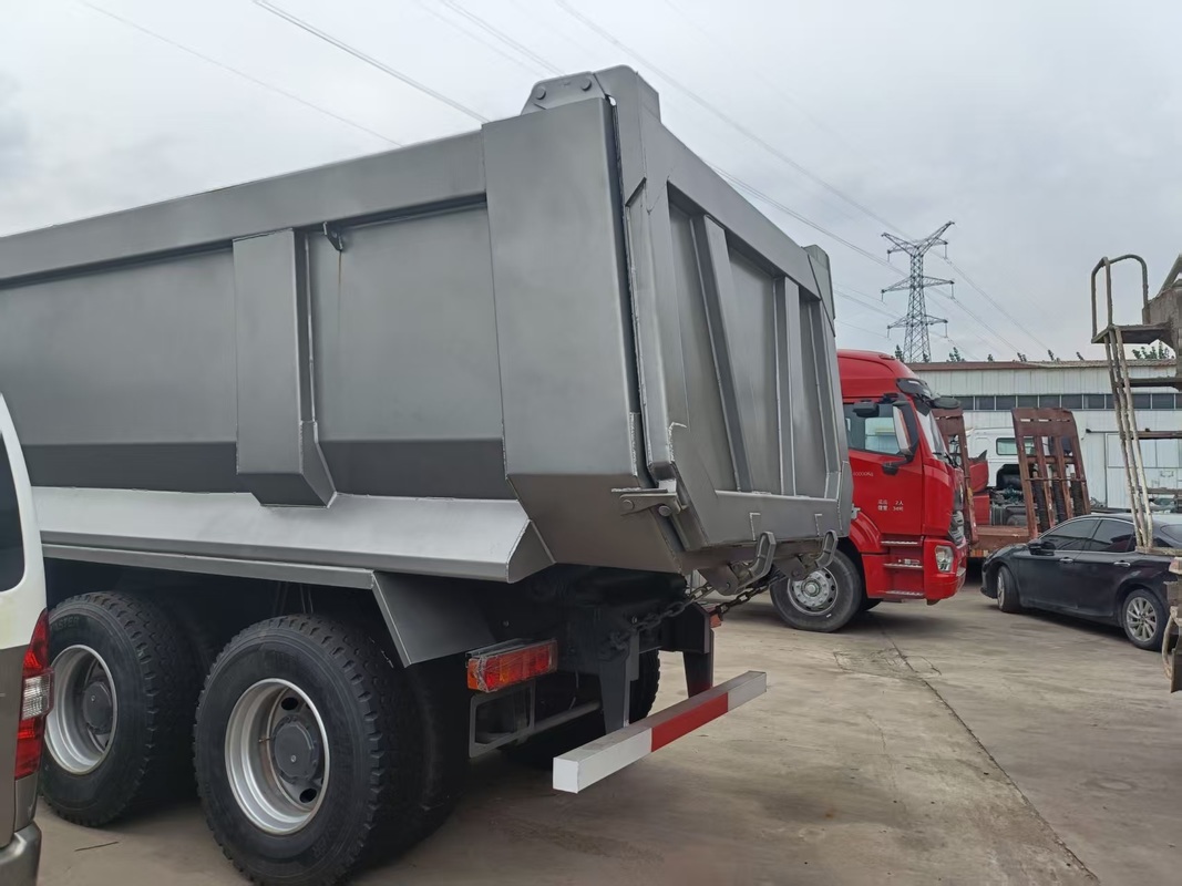 Sinotruck Howo Dumper Truck 8x4 400 12 Wheeler 40 Ton Tipper Truck Dump Truck