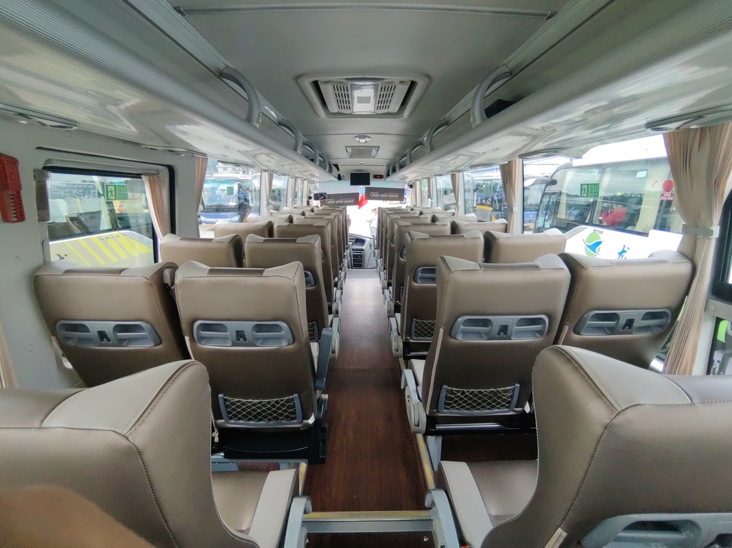 38 Seats 2021 Year Used Yutong Bus ZK6908 Diesel Engine RHD LHD Driver Steering Luxury Bus