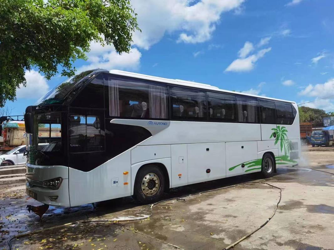 Used Yutong Coach Bus 50 Seater Luxury Weichai Tour Diesel Airport Church Cummuter Buses