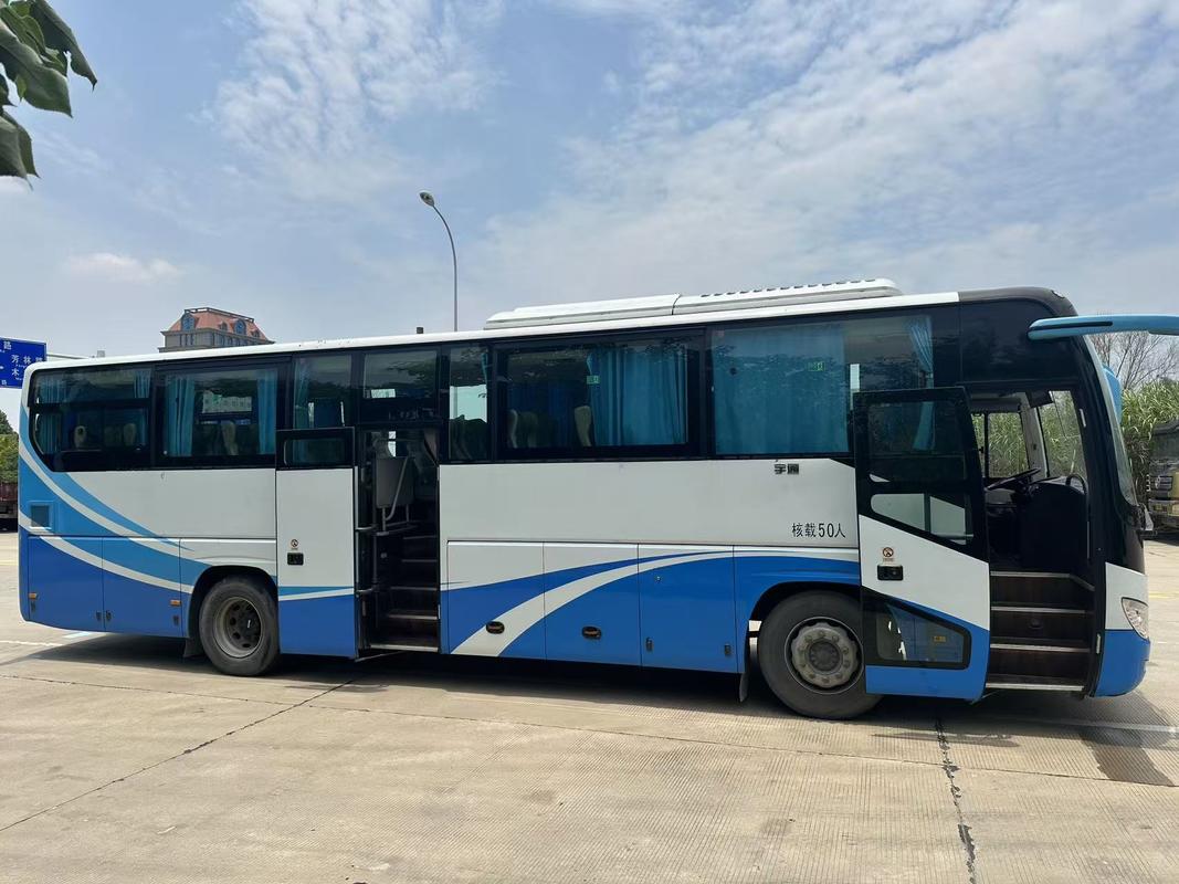 Used Yutong Coach Bus 50 Seater Weichai Tour Diesel Airport Church Cummuter School Interurban Intercity Buses