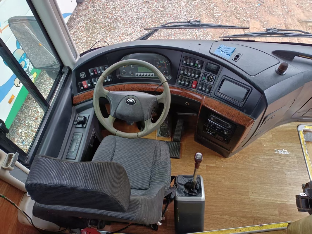 Used Double Diff Yutong Coach Bus 55 Seater Second Hand Church Intercity Airport School Cummuter Interurban Buses