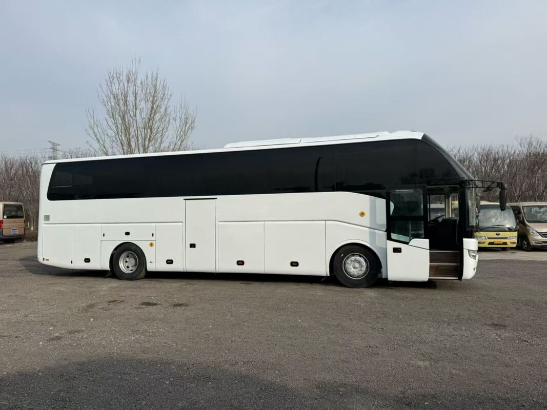 Used Coach Bus Yutong Zk6122 Yuchai 330hp  Leaf Spring 50 Seats  Lux Transport With Air Condition