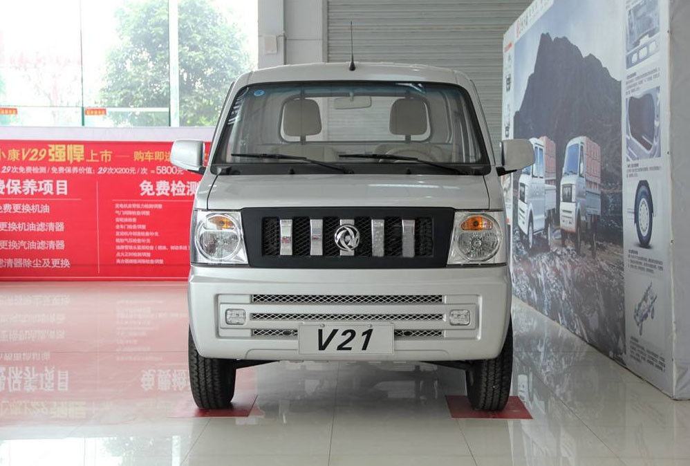 Dongfeng RHD Mini Truck , Used Mini Vans V21 Diesel Model With Max Power 20KW