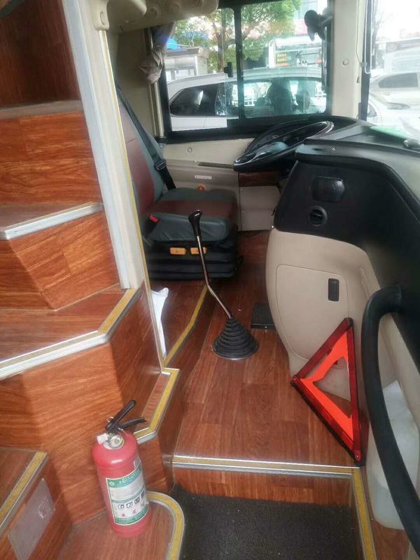 54 Seat Used Rv Bus 2014 Year Made 199 Kw Rated Power A Layer And Half Steel Plate