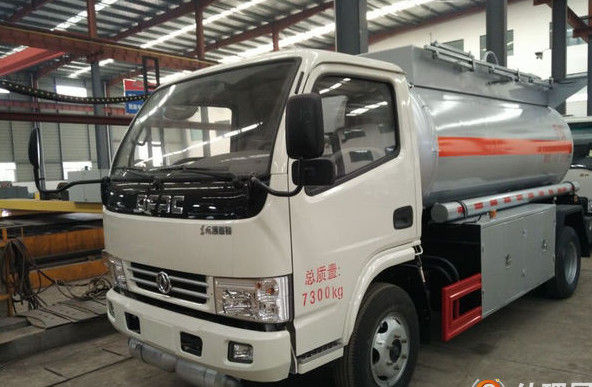 Diesel Used Fuel Trucks 5 Tons - 16 Tons Loading Capacity With Different Brand Chassis