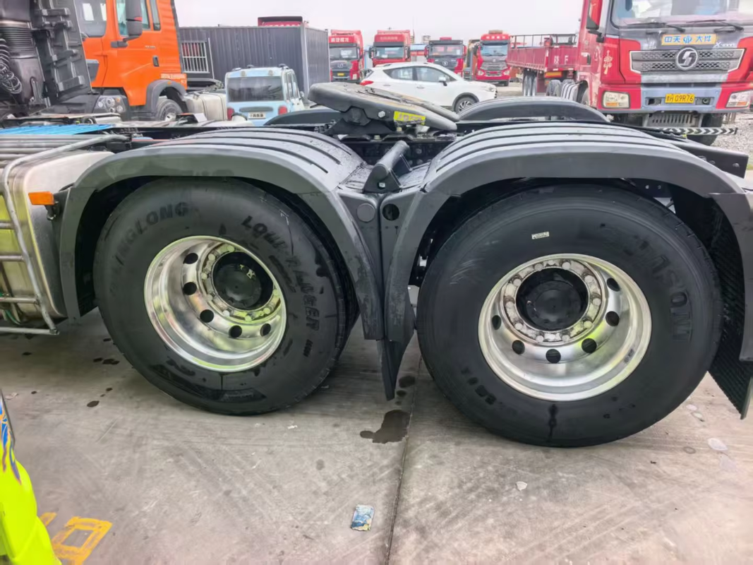 Used Fo-ton Auman Galaxy 660HP 6x4 Tractor Truck EURO 5 Diesel Engine for Container Logistics