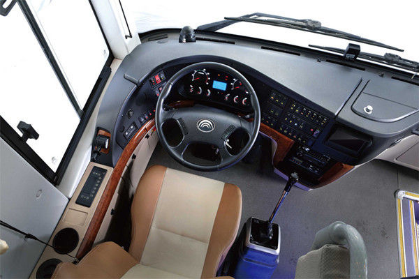 68 Seats 2013 Year Diesel Used Coach Bus With A / C Equipped Euro III Emission Standard