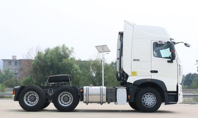HOWO T7H Used Heavy Duty Trucks 6x4 Drive With A / C 397kW Engine Power