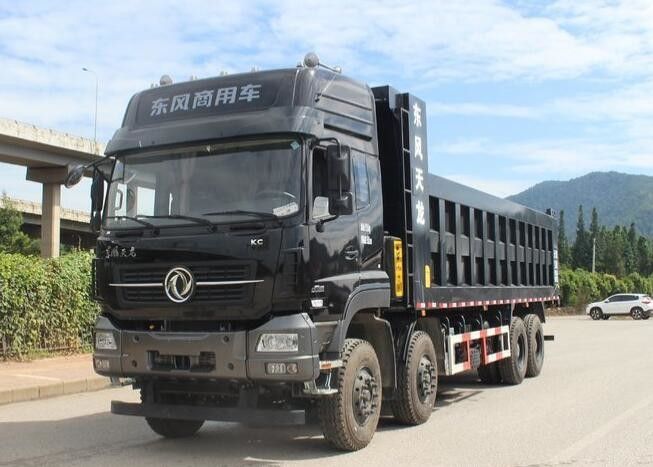 8x4 Drive 420HP Euro IV / V Used Work Trucks With Dongfeng Cummins Engine