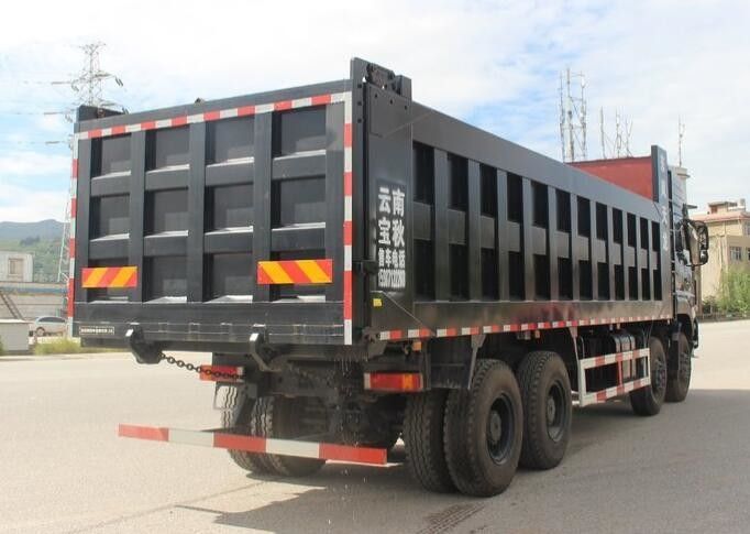 8x4 Drive 420HP Euro IV / V Used Work Trucks With Dongfeng Cummins Engine