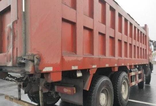 385HP Red Color Used Heavy Duty Trucks , Diesel Second Hand Dumper Truck