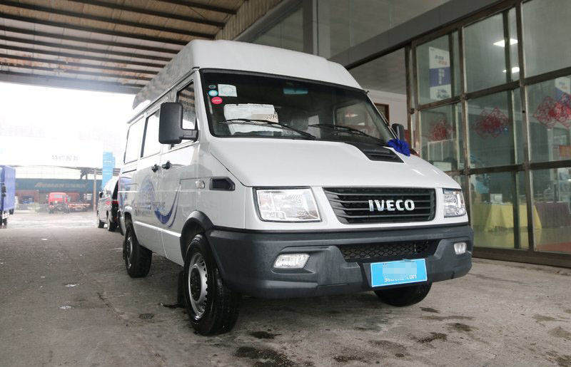 White Brand Used And New Minibus 6 Seats 129 Hp Diesel 2013-2018 Year
