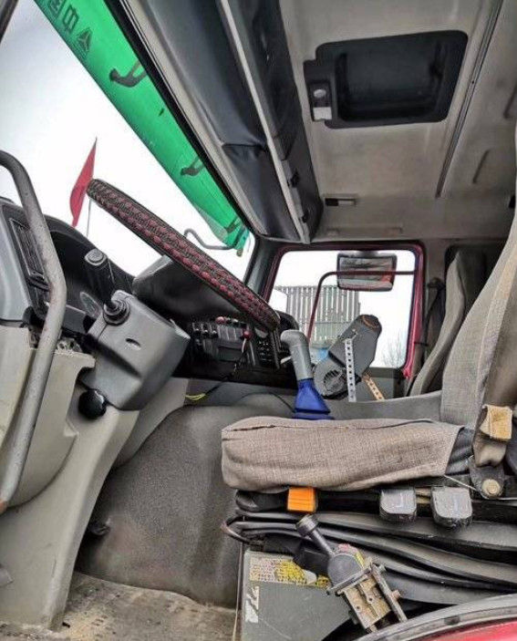 HOWO Brand 20-30T Used Diesel Trucks / Second Hand Tipper Trucks 375hp 2012 Year