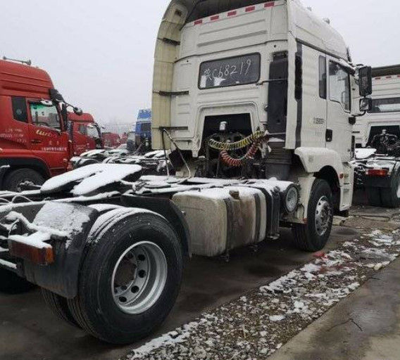 White Shacman Brand Used Tractor Trailers 350hp Euro V Manual Diesel 2017 Year