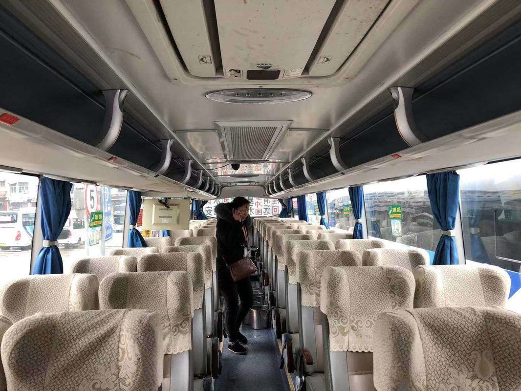 2014 Year Used Yutong Buses 61 Seats One Layer And Half With Bright Color
