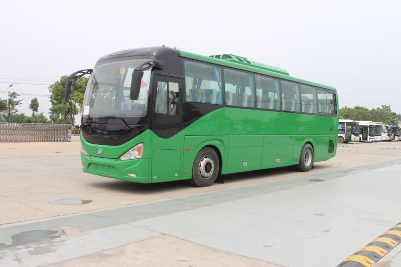 Green Used Coach Bus Diesel 49 Seat Long Tour Bus LHD Equipped A / C Very New 2018 Year
