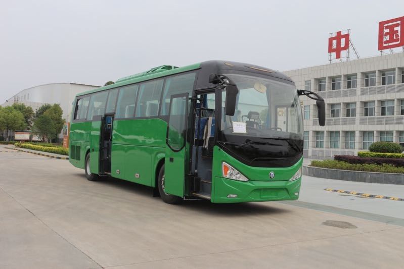 Green Used Coach Bus Diesel 49 Seat Long Tour Bus LHD Equipped A / C Very New 2018 Year