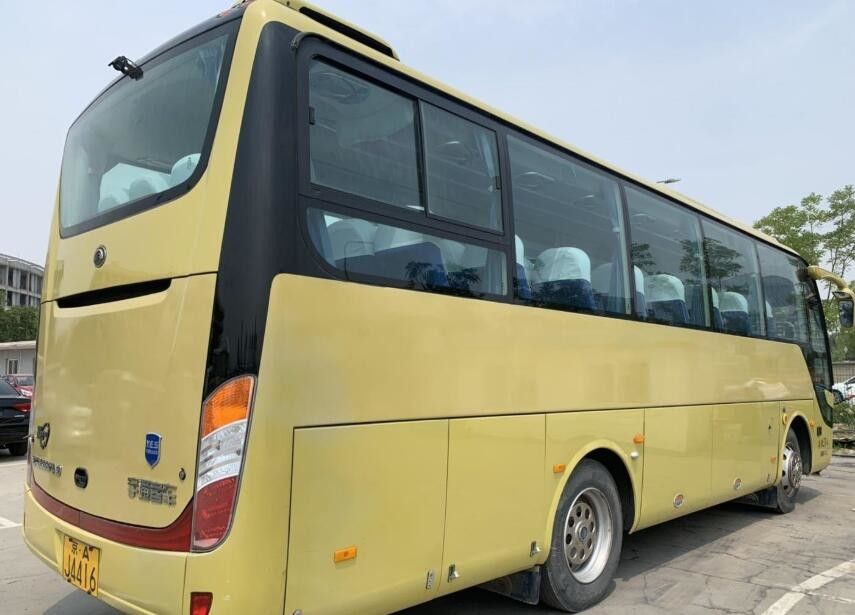 2017 Year Used Commercial Bus / ZK6888 37 Seats Used Coach Bus 8774mm Bus Length