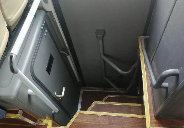 2013 Year Used Yutong Buses Zk6125 Model Bus 57 Seats With Safe Airbag / Toilet