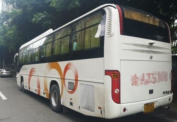 Golden Dragon Brand Used Passenger Coaches 2014 Year Diesel Euro IV Engine 47 Seats